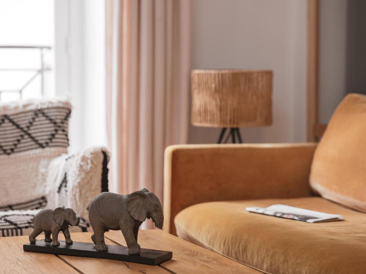 Appartements Place Royale - Maisons Du Monde Hotel & Suites Нант Екстериор снимка
